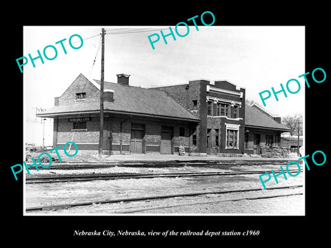 OLD LARGE HISTORIC PHOTO OF NEBRASKA CITY NEBRASKA, RAILROAD DEPOT STATION c1960