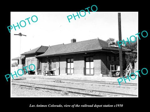 OLD LARGE HISTORIC PHOTO OF LAS ANIMOS COLORADO THE RAILROAD DEPOT STATION c1950