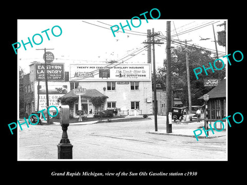 OLD LARGE HISTORIC PHOTO OF GRAND RAPIDS MICHIGAN, THE SUNS OIL STATION c1930