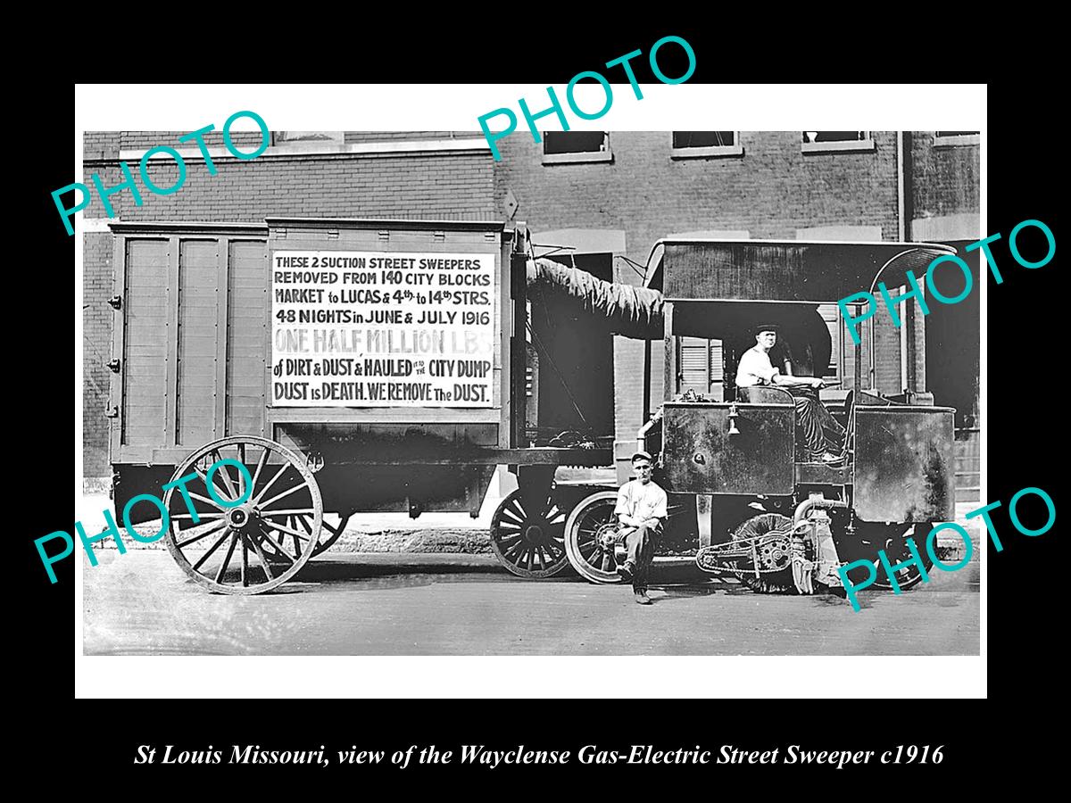 OLD LARGE HISTORIC PHOTO OF ST LOUIS MISSOURI, THE CITY STREET SWEEPER c1916