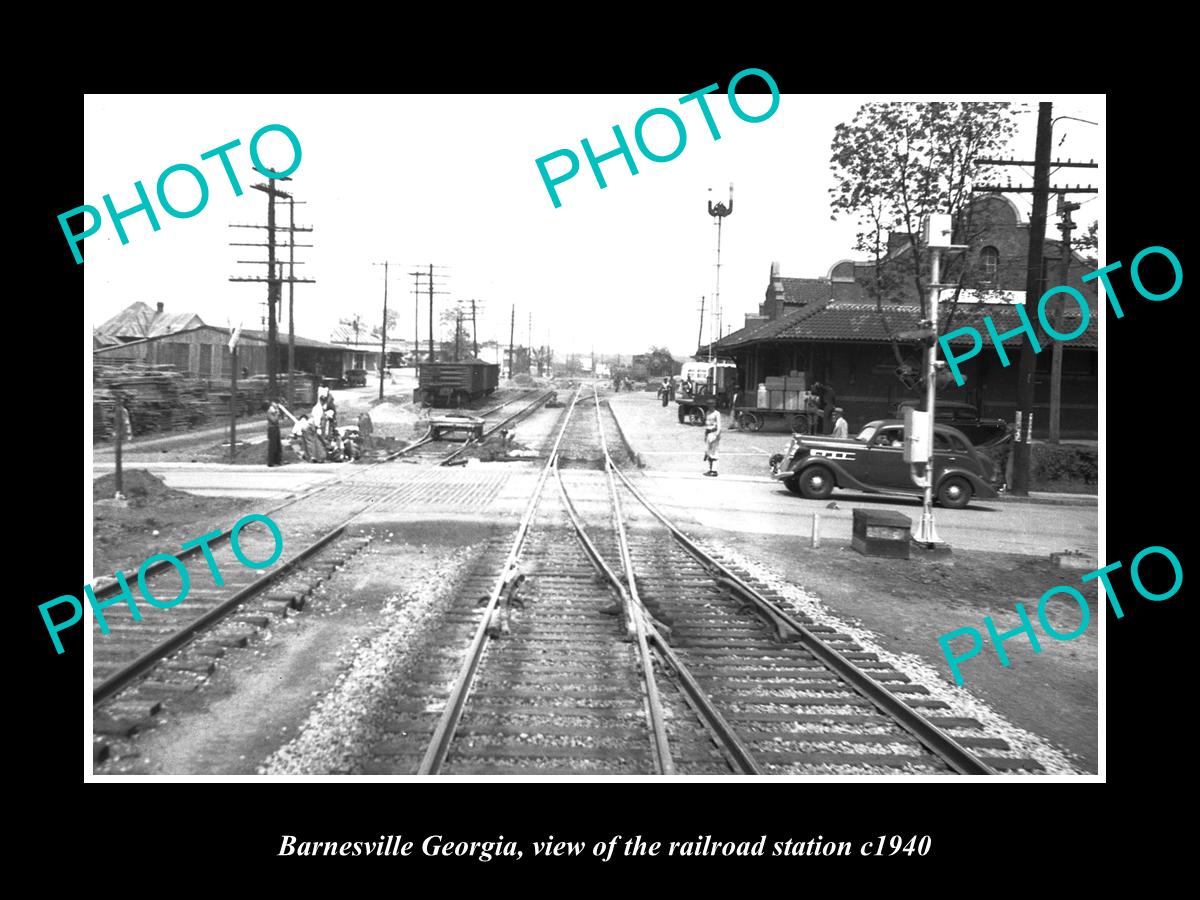 OLD LARGE HISTORIC PHOTO OF BARNESVILLE GEORGIA, THE RAILROAD STATION c1940