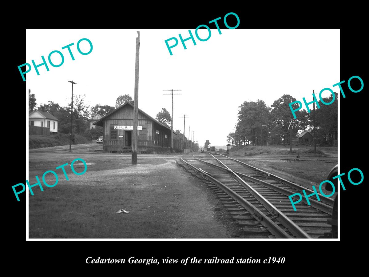 OLD LARGE HISTORIC PHOTO OF CEDARTOWN GEORGIA, THE RAILROAD STATION c1940