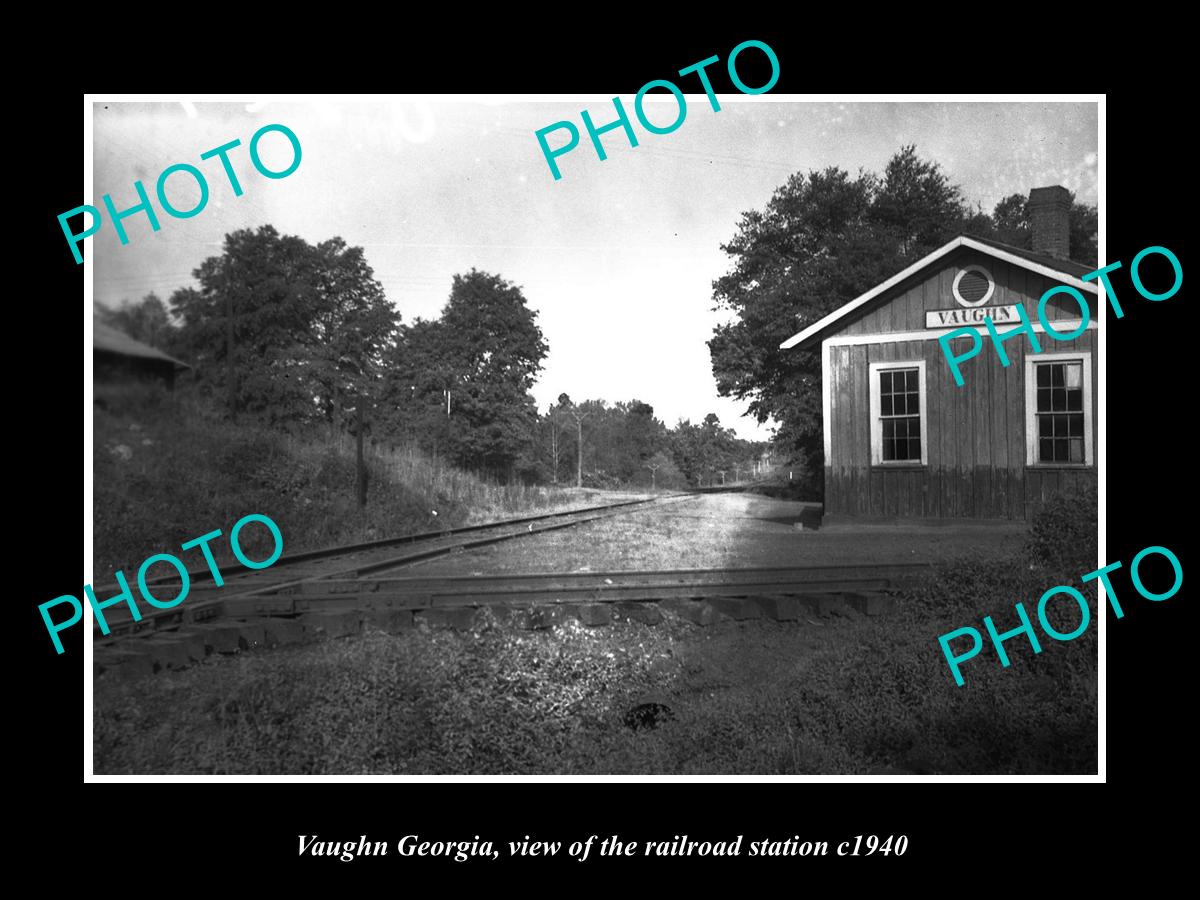 OLD LARGE HISTORIC PHOTO OF VAUGHN GEORGIA, THE RAILROAD DEPOT STATION c1940