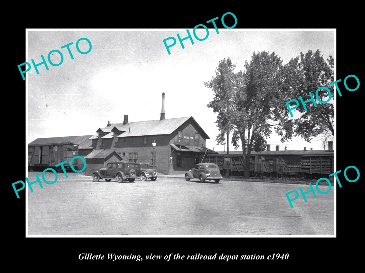 OLD LARGE HISTORIC PHOTO OF GILLETTE WYOMING, THE RAILROAD DEPOT STATION c1940