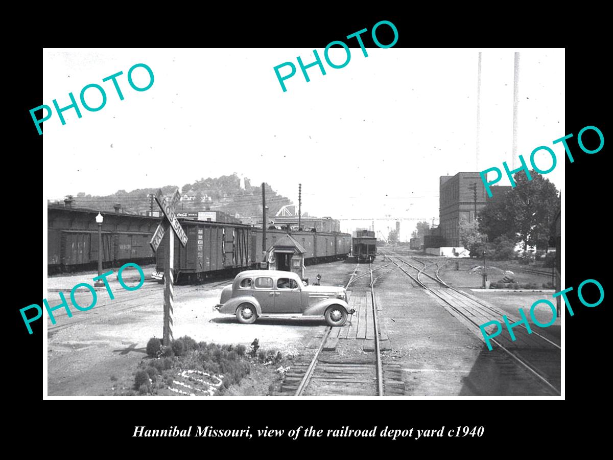 OLD LARGE HISTORIC PHOTO OF HANNIBAL MISSOURI, THE RAILROAD DEPOT STATION c1940