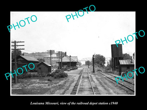 OLD LARGE HISTORIC PHOTO OF LOUISIANA MISSOURI, THE RAILROAD DEPOT STATION c1940