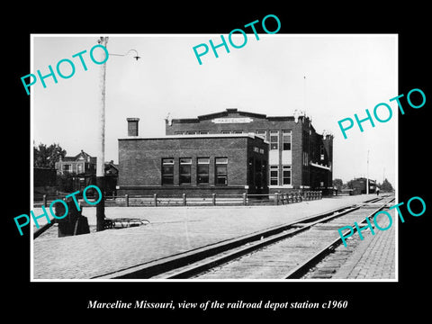 OLD LARGE HISTORIC PHOTO OF MARCELINE MISSOURI, THE RAILROAD DEPOT STATION c1960