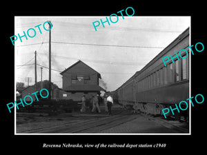 OLD LARGE HISTORIC PHOTO OF REVENNA NEBRASKA, THE RAILROAD DEPOT STATION c1940