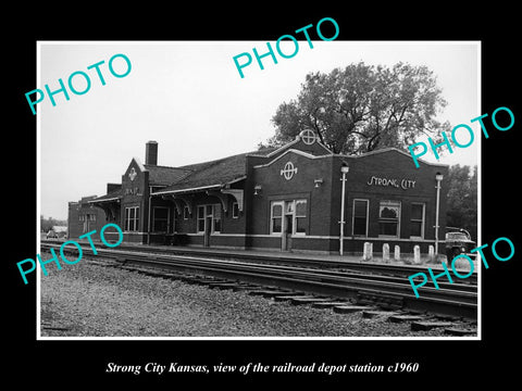 OLD LARGE HISTORIC PHOTO OF STRONG CITY KANSAS RAILROAD DEPOT STATION c1960