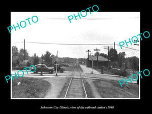 OLD LARGE HISTORIC PHOTO OF JOHNSTON CITY ILLINOIS, THE RAILROAD STATION c1940