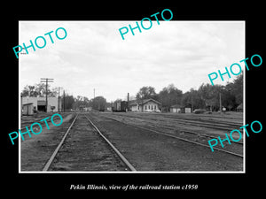 OLD LARGE HISTORIC PHOTO OF PEKIN ILLINOIS, THE RAILROAD DEPOT STATION c1950