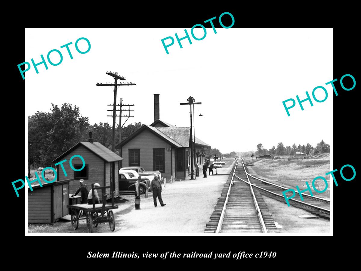 OLD LARGE HISTORIC PHOTO OF SALEM ILLINOIS, THE RAILROAD DEPOT STATION c1940