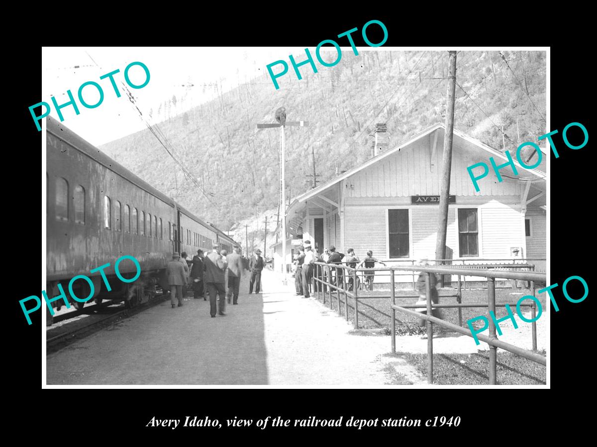 OLD LARGE HISTORIC PHOTO OF AVERY IDAHO, THE RAILROAD DEPOT STATION c1940