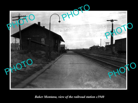 OLD LARGE HISTORIC PHOTO OF BAKER MONTANA, THE RAILROAD DEPOT STATION c1940