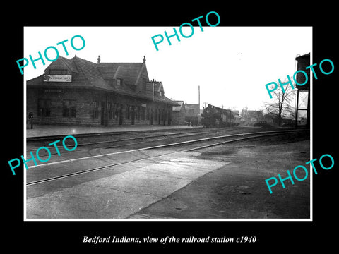 OLD LARGE HISTORIC PHOTO OF BEDFORD INDIANA, THE RAILROAD DEPOT STATION c1940