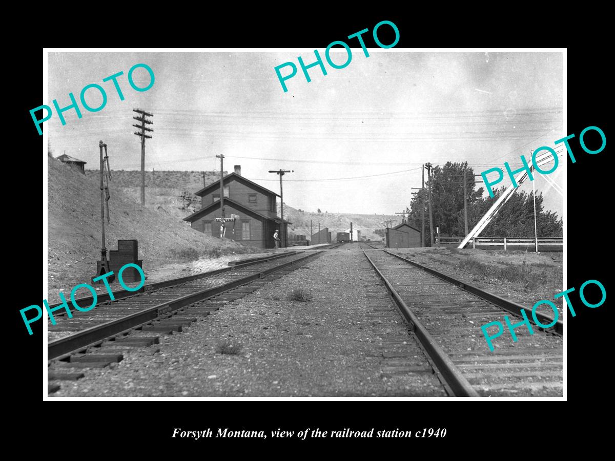 OLD LARGE HISTORIC PHOTO OF FORSYTH MONTANA, THE RAILROAD DEPOT STATION c1940