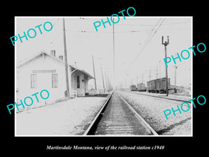 OLD LARGE HISTORIC PHOTO OF MARTINSDALE MONTANA, THE RAILROAD DEPOT STATION 1940