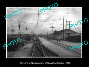 OLD LARGE HISTORIC PHOTO OF THREE FORKS MONTANA, THE RAILROAD DEPOT STATION 1940