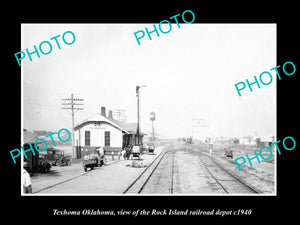 OLD LARGE HISTORIC PHOTO OF TEXHOMA OKLAHOMA, THE RAILROAD DEPOT STATION c1940