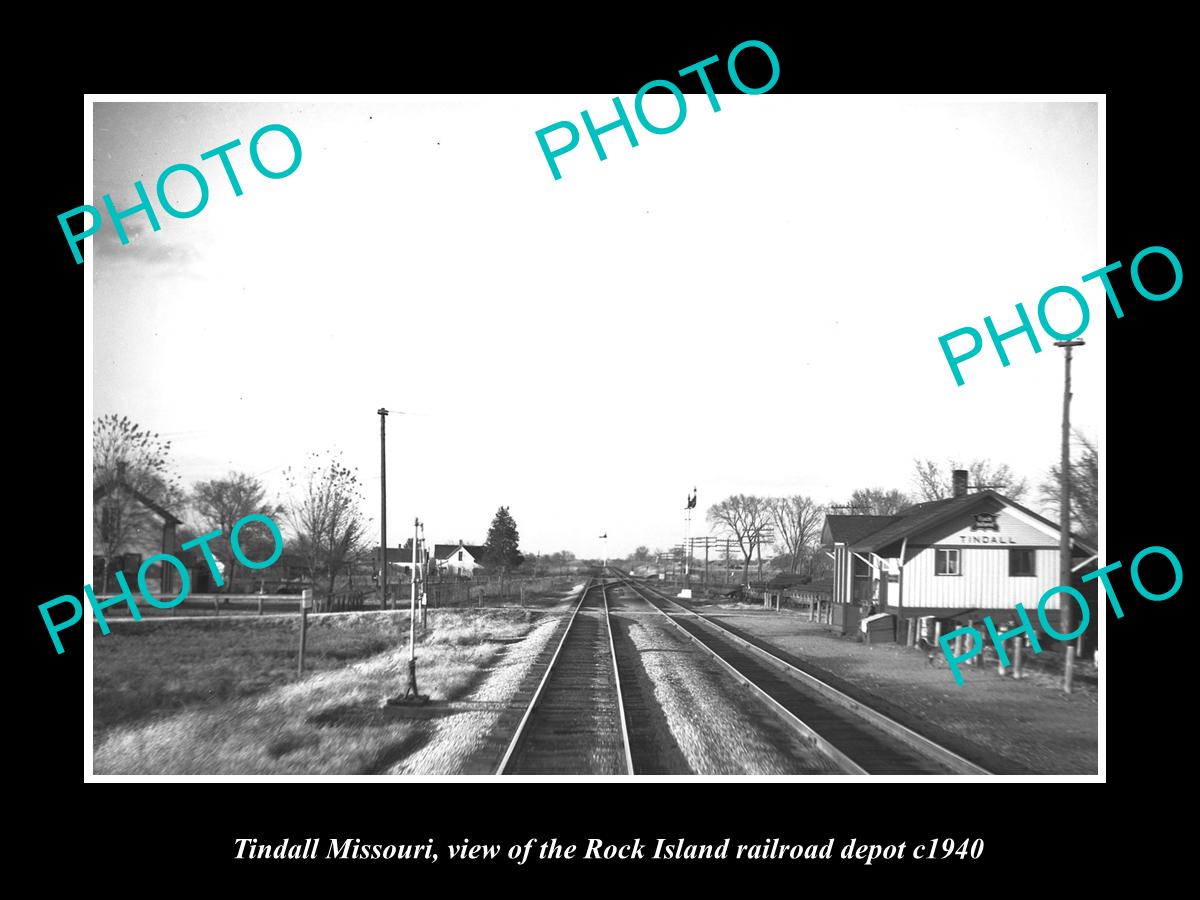 OLD LARGE HISTORIC PHOTO OF TINDALL MISSOURI, THE RAILROAD DEPOT STATION c1940