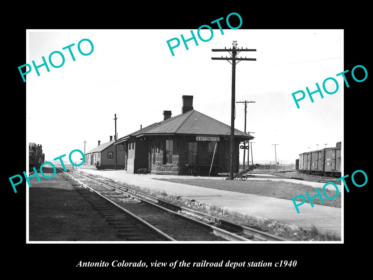 OLD LARGE HISTORIC PHOTO OF ANTONITO COLORADO, THE RAILROAD DEPOT STATION c1940