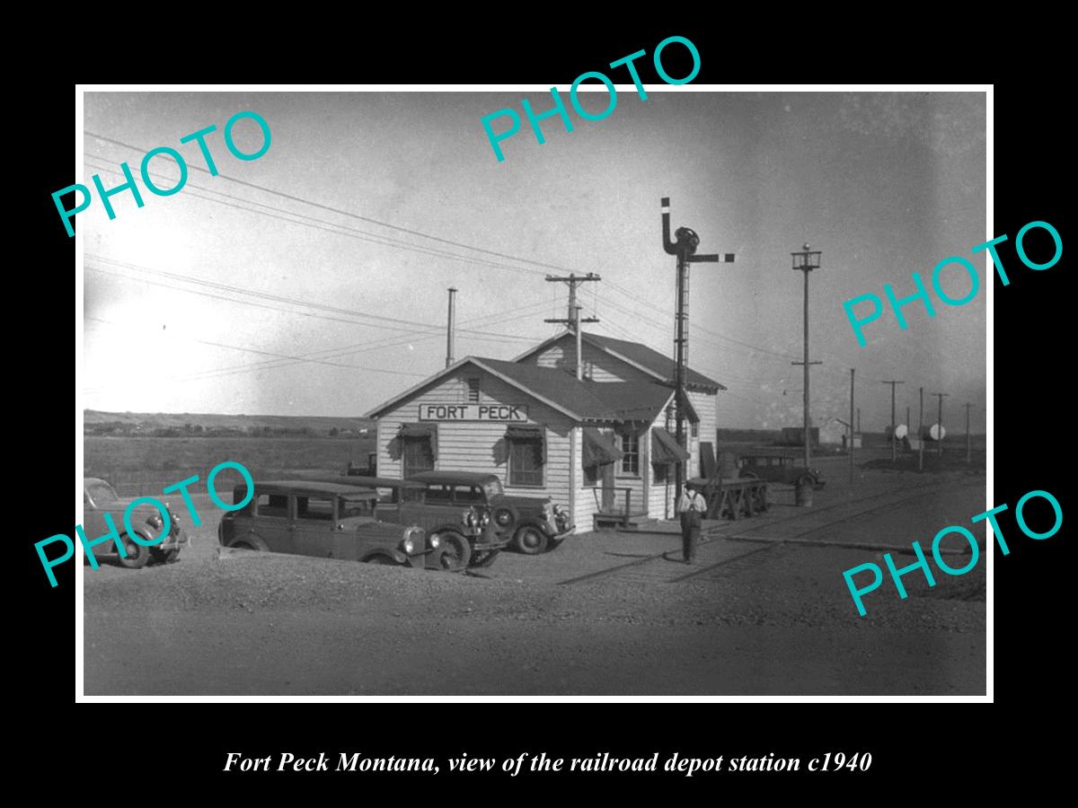 OLD LARGE HISTORIC PHOTO OF FORT PECK MONTANA, THE RAILROAD DEPOT STATION c1940