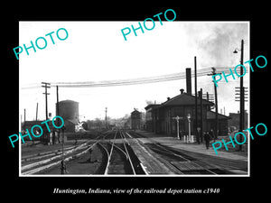 OLD LARGE HISTORIC PHOTO OF HUNTINGTON INDIANA, THE RAILROAD DEPOT STATION c1940