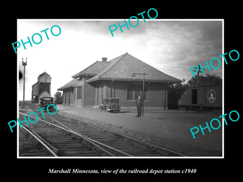 OLD LARGE HISTORIC PHOTO OF MARSHALL MINNESOTA, THE RAILROAD DEPOT STATION c1940