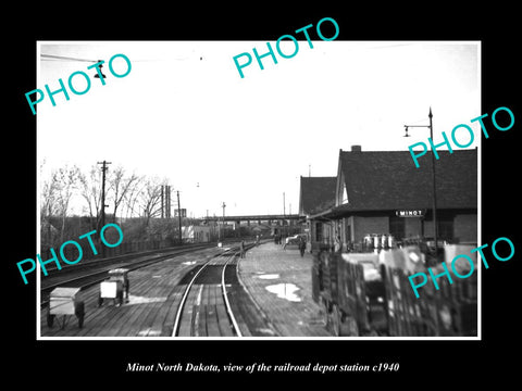 OLD LARGE HISTORIC PHOTO OF MINOT NORTH DAKOTA RAILROAD DEPOT STATION c1940