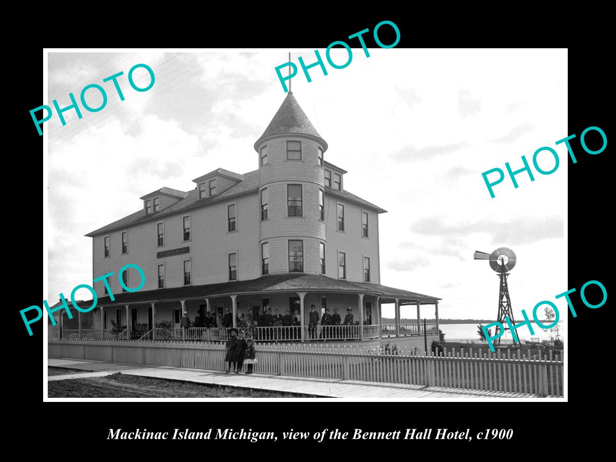 OLD LARGE HISTORIC PHOTO OF MACKINAC ISLAND MICHIGAN, BENNETT HALL HOTEL c1900