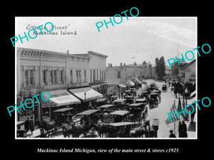 OLD LARGE HISTORIC PHOTO OF MACKINAC ISLAND MICHIGAN, THE MAIN St & STORES c1925