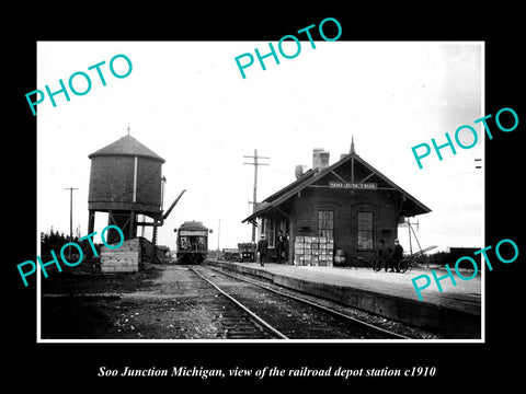 OLD LARGE HISTORIC PHOTO OF SOO JUNCTION MICHIGAN, RAILROAD DEPOT STATION c1910