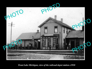 OLD LARGE HISTORIC PHOTO OF TROUT LAKE MICHIGAN, RAILROAD DEPOT STATION c1910