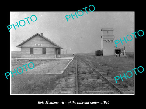 OLD LARGE HISTORIC PHOTO OF BOLE MONTANA, THE RAILROAD DEPOT STATION c1940