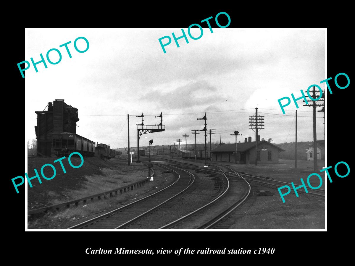 OLD LARGE HISTORIC PHOTO OF CARLTON MINNESOTA, THE RAILROAD DEPOT STATION 1940 2