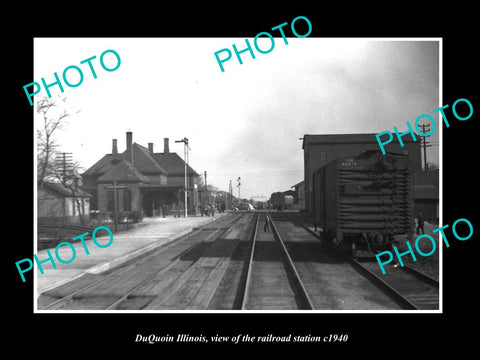 OLD LARGE HISTORIC PHOTO OF DuQUOIN ILLINOIS, THE RAILROAD DEPOT STATION c1940