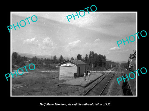 OLD LARGE HISTORIC PHOTO OF HALF MOON MONTANA, THE RAILROAD DEPOT STATION c1950