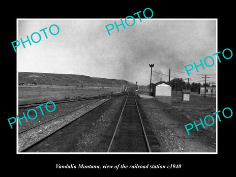 OLD LARGE HISTORIC PHOTO OF VANDALIA MONTANA, THE RAILROAD DEPOT STATION c1940