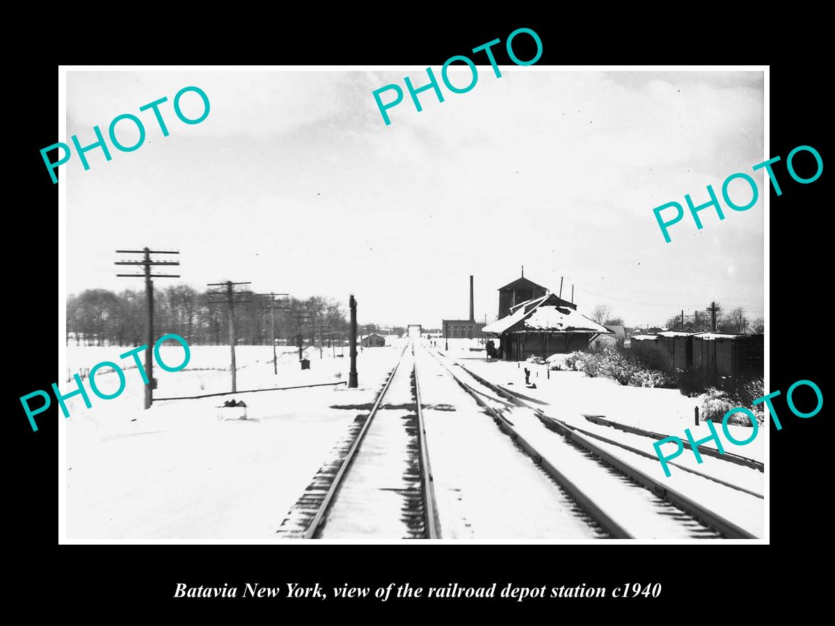 OLD LARGE HISTORIC PHOTO OF BATAVIA NEW YORK, THE RAILROAD DEPOT STATION c1940