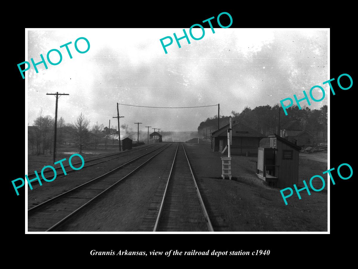 OLD LARGE HISTORIC PHOTO OF GRANNIS ARKANSAS, THE RAILROAD DEPOT STATION c1940