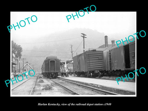 OLD LARGE HISTORIC PHOTO OF HARLAN KENTUCKY, THE RAILROAD DEPOT STATION c1940