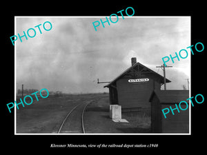 OLD LARGE HISTORIC PHOTO OF KLOSSNER MINNESOTA, RAILROAD DEPOT STATION c1940 1