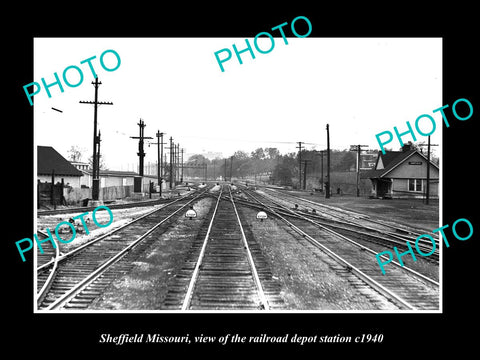 OLD LARGE HISTORIC PHOTO OF SHEFFIELD MISSOURI, THE RAILROAD DEPOT STATION c1940