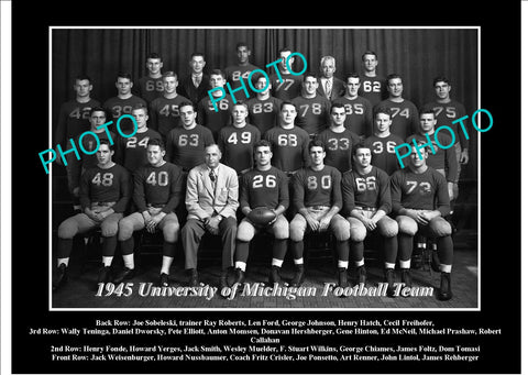 OLD LARGE HISTORIC PHOTO OF UNIVERSITY OF MICHIGAN FOOTBALL TEAM 1945