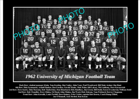 OLD LARGE HISTORIC PHOTO OF UNIVERSITY OF MICHIGAN FOOTBALL TEAM 1962