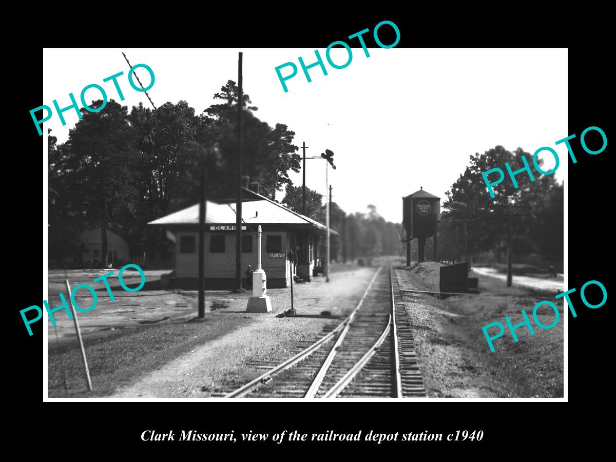 OLD LARGE HISTORIC PHOTO OF CLARK MISSOURI, THE RAILROAD DEPOT STATION c1940