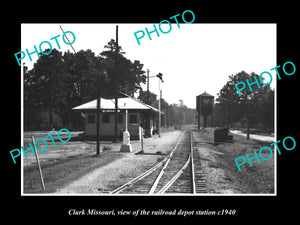 OLD LARGE HISTORIC PHOTO OF CLARK MISSOURI, THE RAILROAD DEPOT STATION c1940