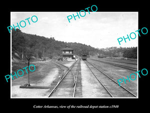 OLD LARGE HISTORIC PHOTO OF COTTER ARKANSAS, THE RAILROAD DEPOT STATION c1940