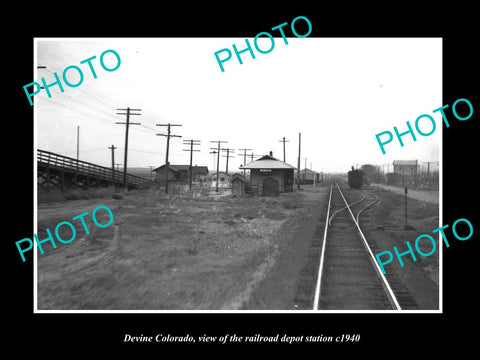 OLD LARGE HISTORIC PHOTO OF DEVINE COLORADO, THE RAILROAD DEPOT STATION c1940