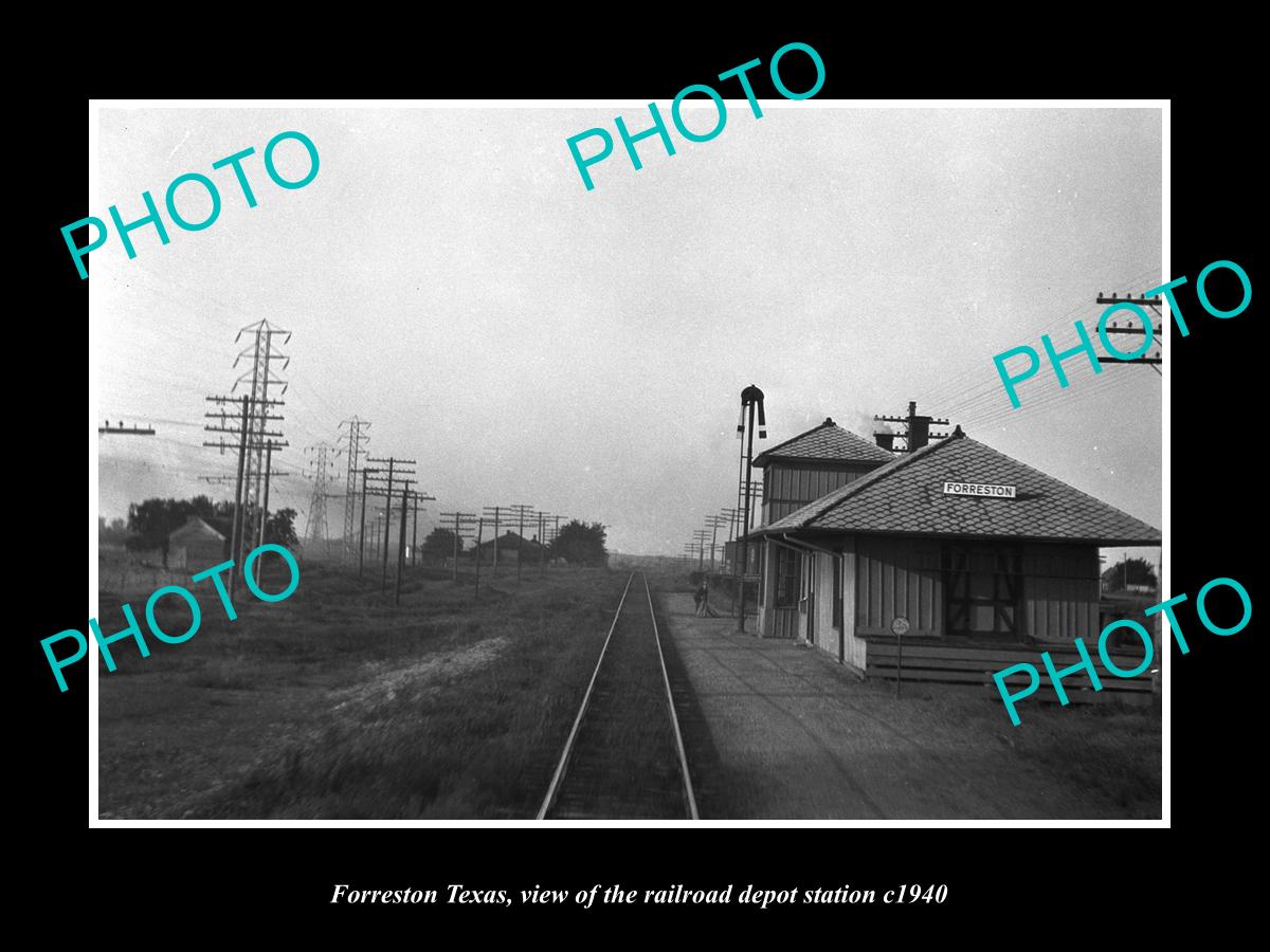 OLD LARGE HISTORIC PHOTO OF FORRESTON TEXAS, THE RAILROAD DEPOT STATION c1940